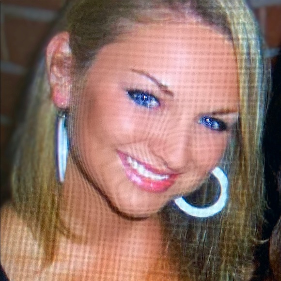 Meet your Posher, Daina - Picture 1 of 1